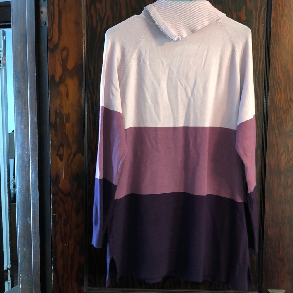 Sweater - Picture 4 of 4